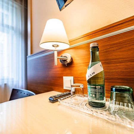 Hotel Pension Baronesse Wien Exteriör bild