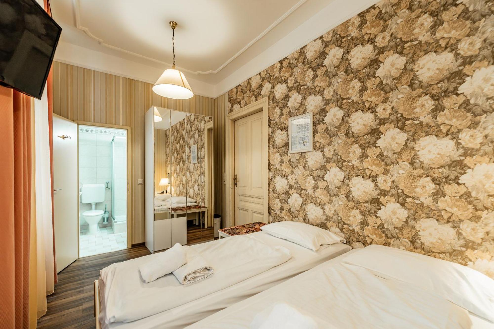 Hotel Pension Baronesse Wien Exteriör bild