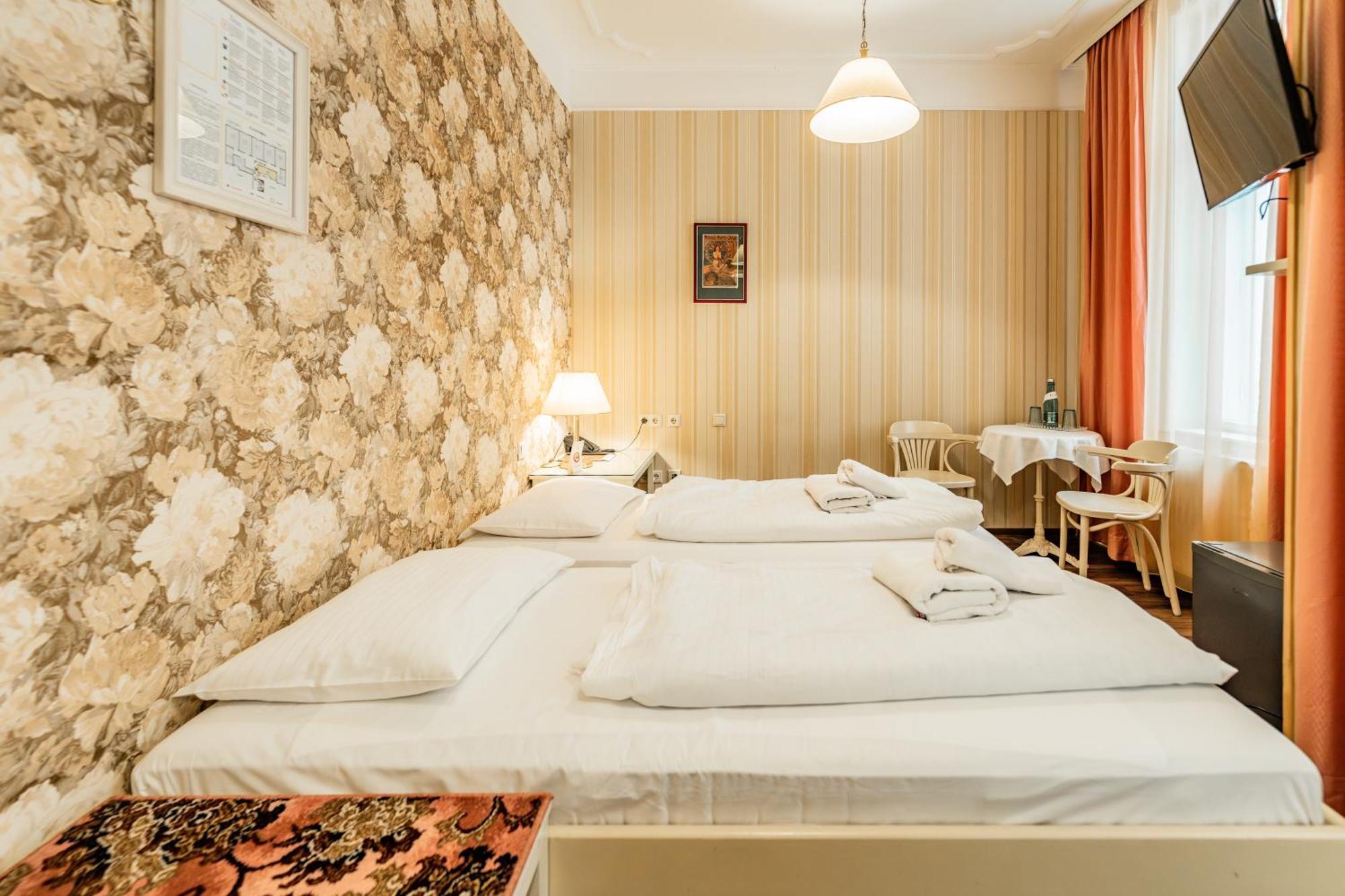 Hotel Pension Baronesse Wien Exteriör bild