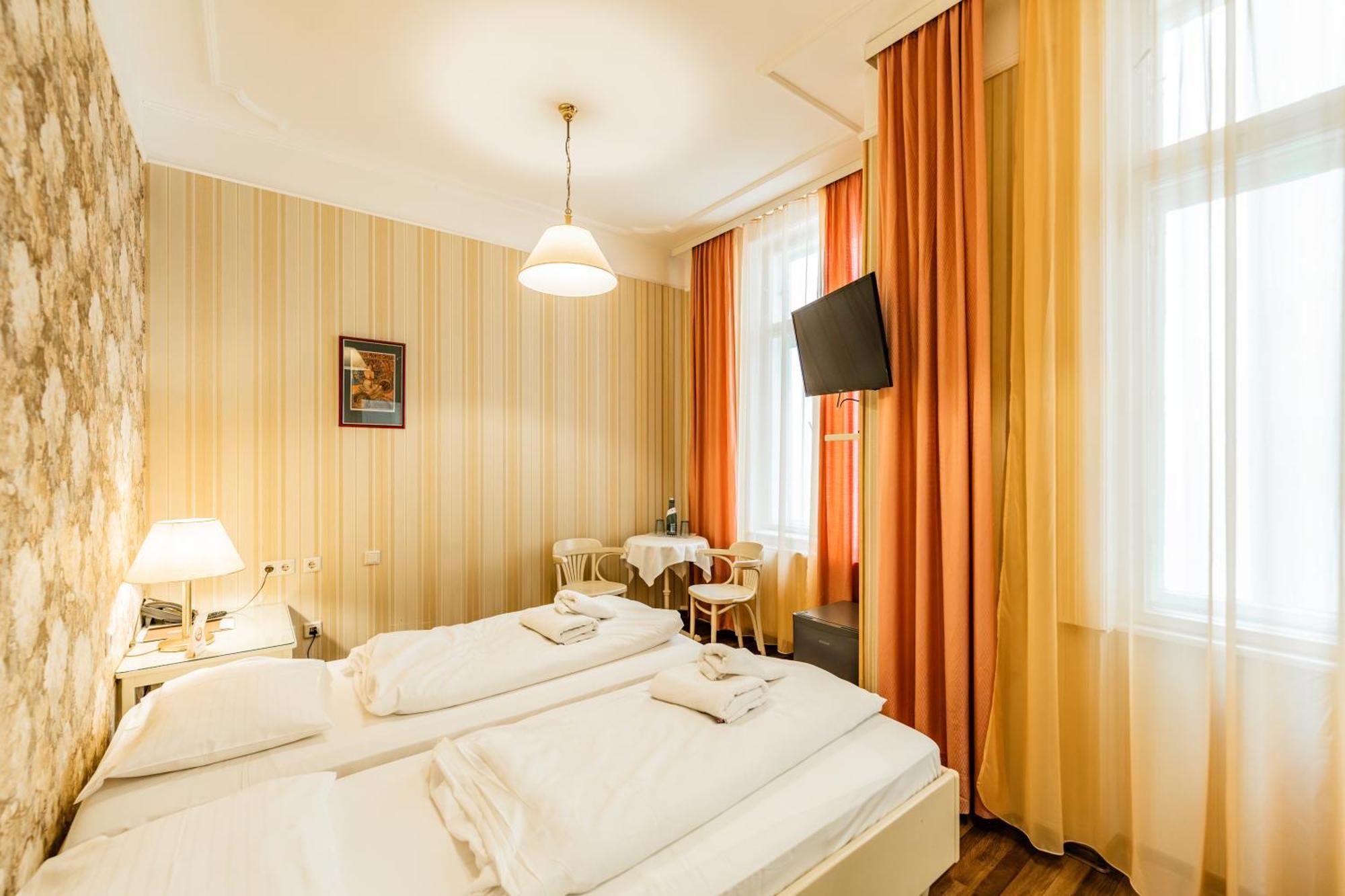 Hotel Pension Baronesse Wien Exteriör bild