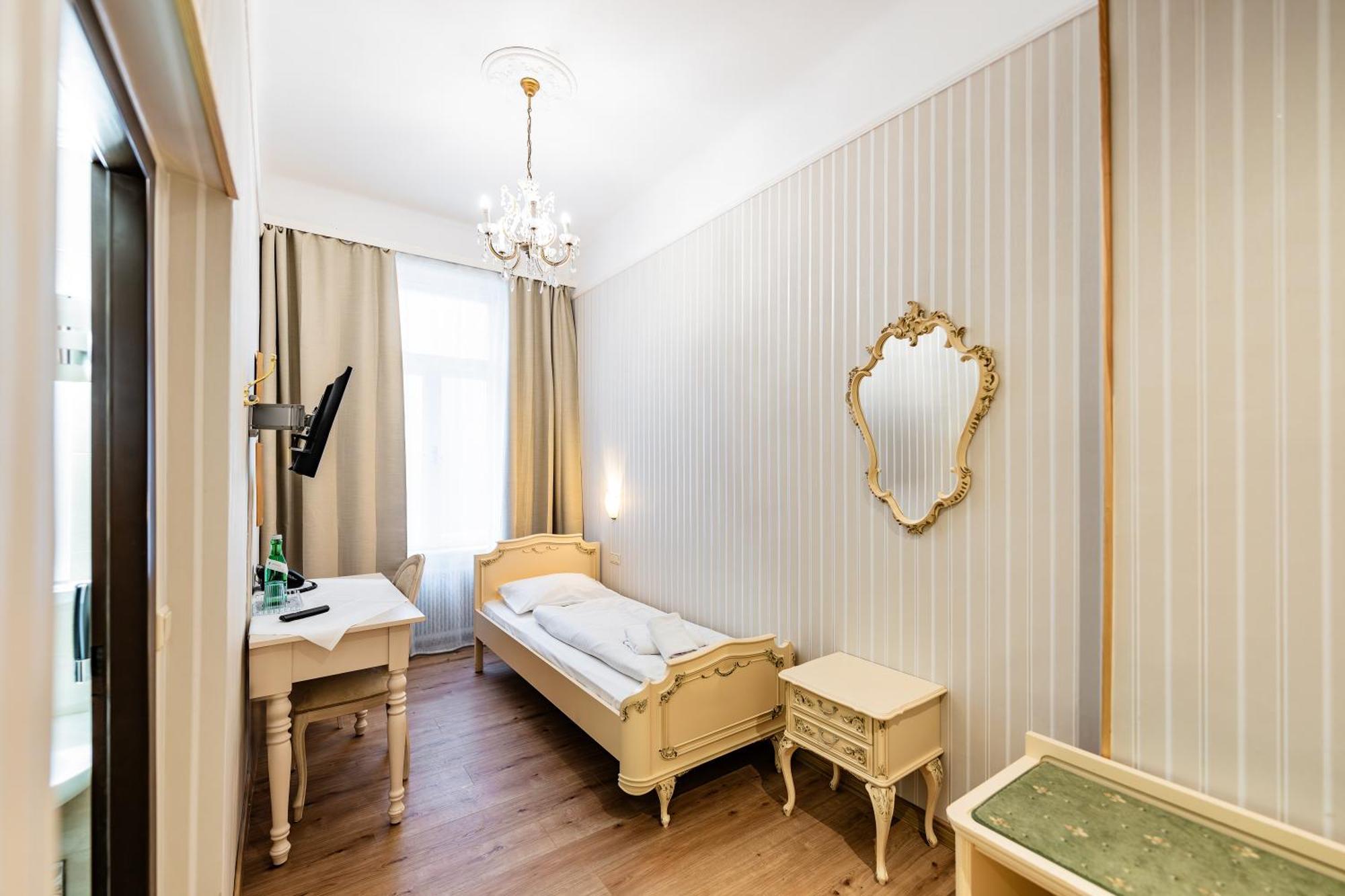 Hotel Pension Baronesse Wien Exteriör bild