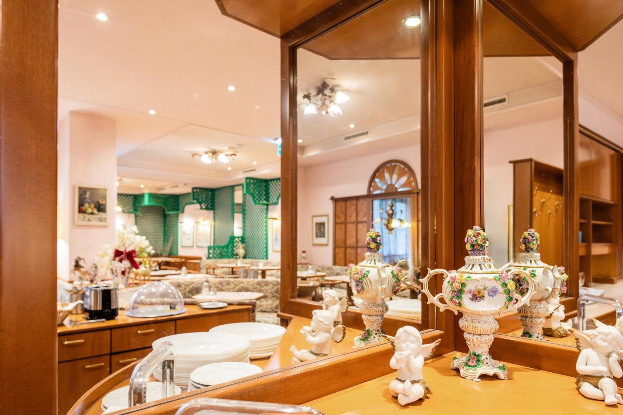Hotel Pension Baronesse Wien Exteriör bild
