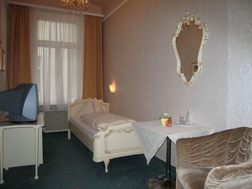 Hotel Pension Baronesse Wien Exteriör bild